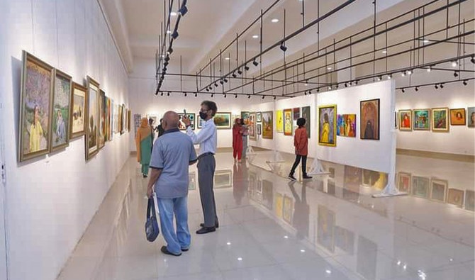 Aiming to bridge divides, Karachi art exhibition brings together 100 painters from across Pakistan