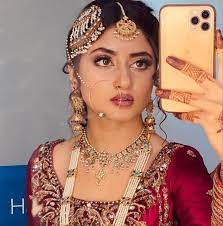 Sajal Aly showcases traditional beauty look of herself