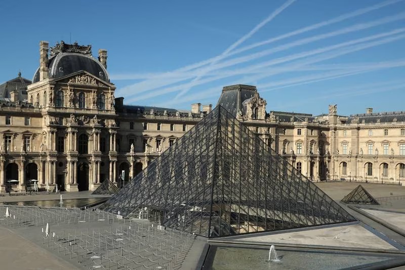 Anonymous AI artist Claire Silver announces solo exhibition at Paris’s Louvre Museum