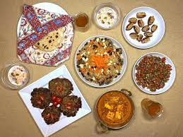 Chappli Kabab, Pakora, Kajoor attract people ahead of first iftar of Ramazan