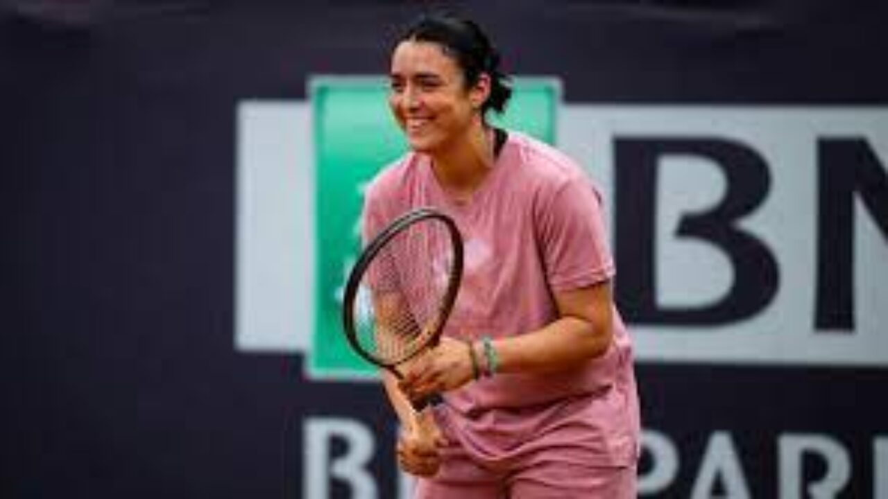 Tennis-Italian Open must offer women equal pay before 2025, says Jabeur