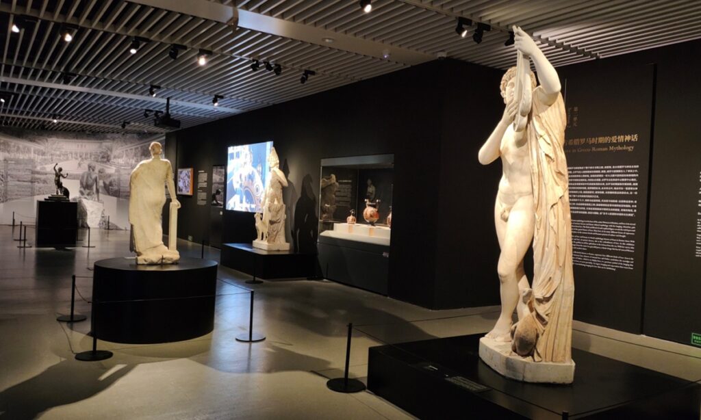 Exhibition opens at National Library of China to promote cultural exchanges with Italy