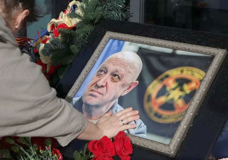 Mourners hail dead Russian mercenary Prigozhin as hero