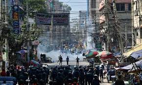 Bangladesh police fire tear gas at protesting garment workers