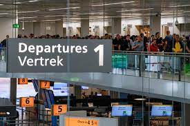 Netherlands shelves plan to cut Schiphol flights