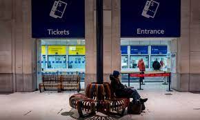 UK govt backs down over plans to shut rail ticket offices