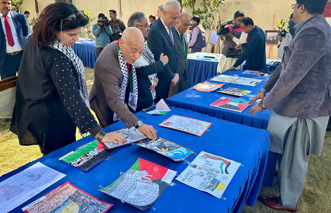Pakistani students show solidarity with Gazan children with exhibition of paintings and poems