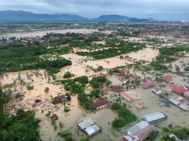 Indonesia floods, landslides kill 28, four missing