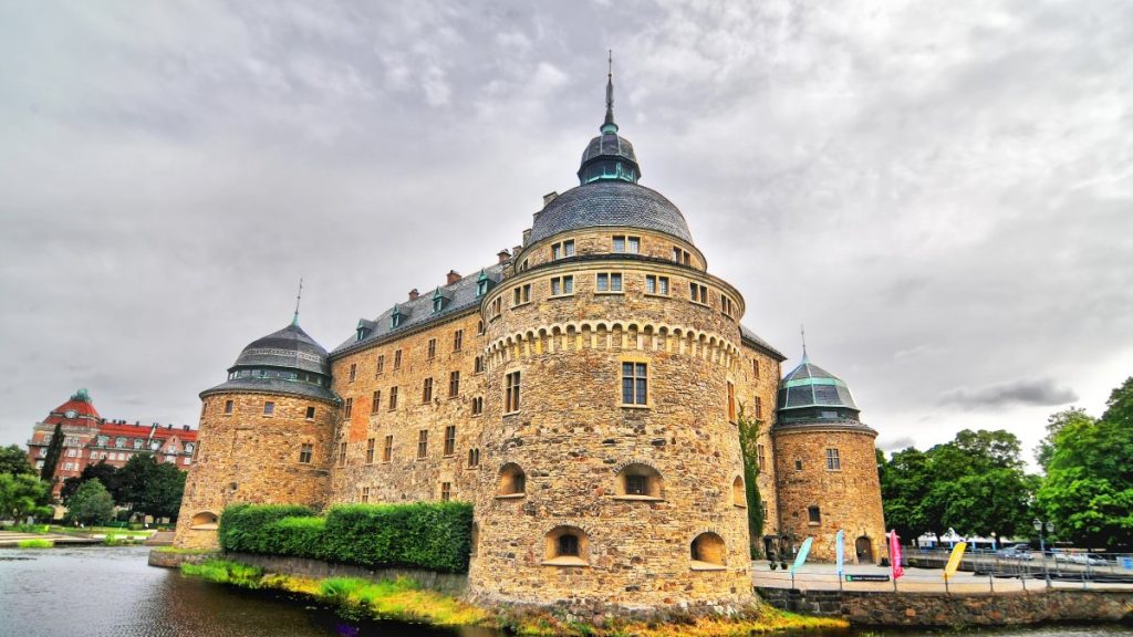 Scenic road trip from Stockholm to Örebro’s historic heart